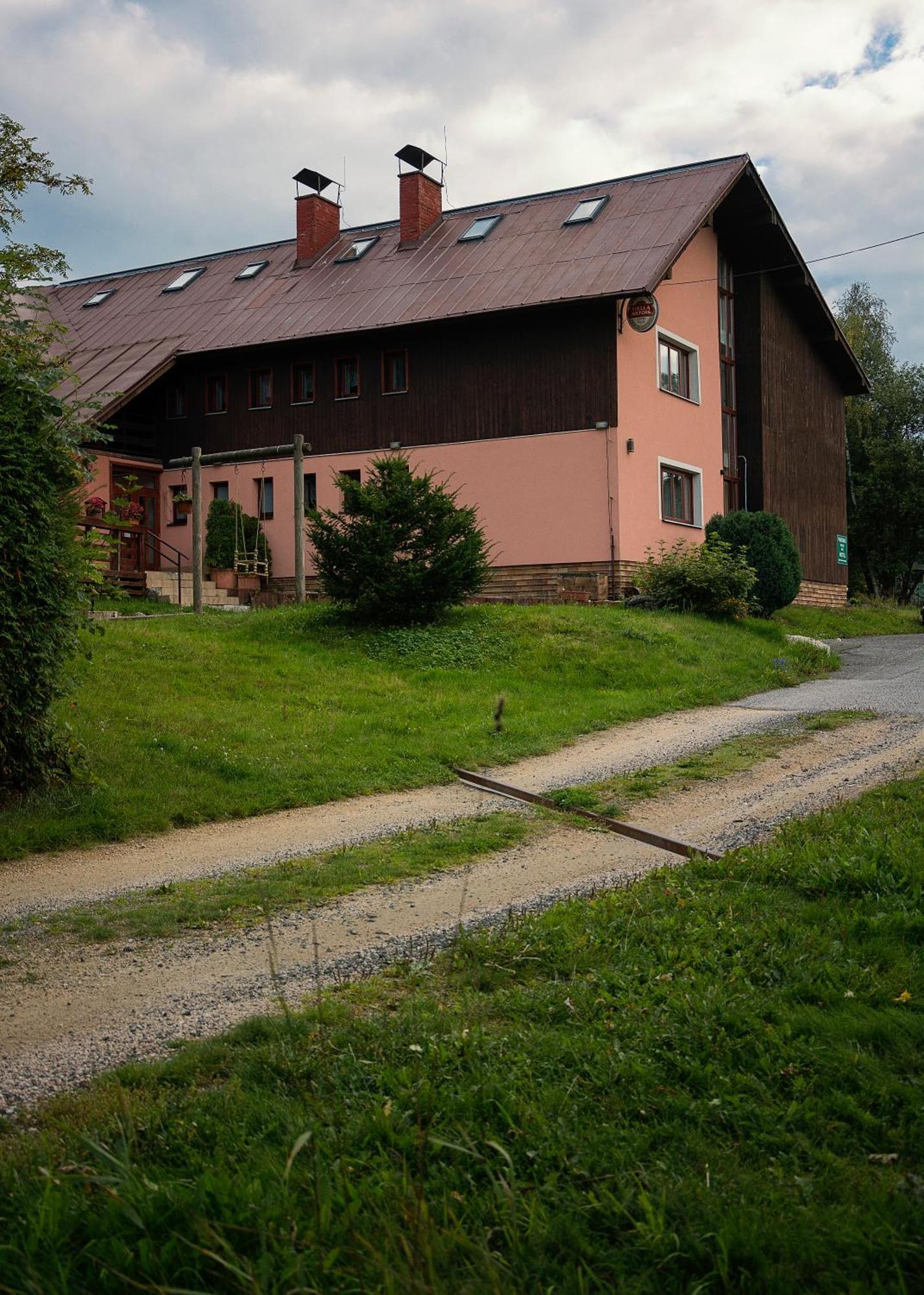 Hacienda Cert Kořenov Екстериор снимка